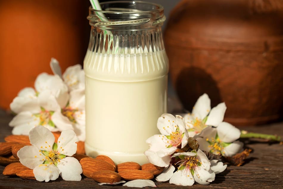 Бадемово мляко - хранителни ползи и здравословни ефекти